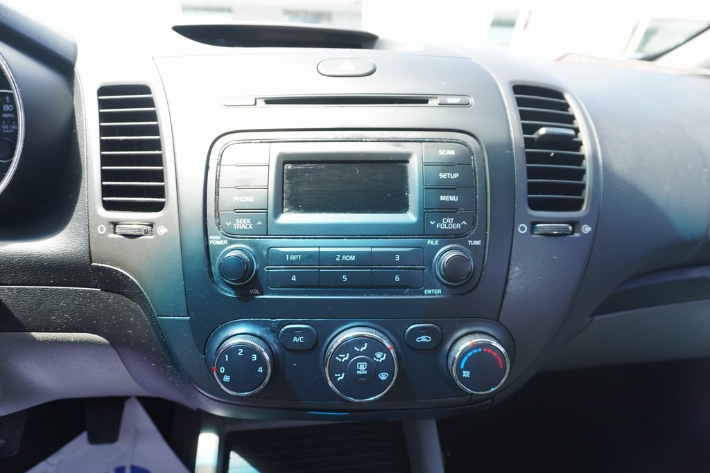 Vehicle image 9 of 14