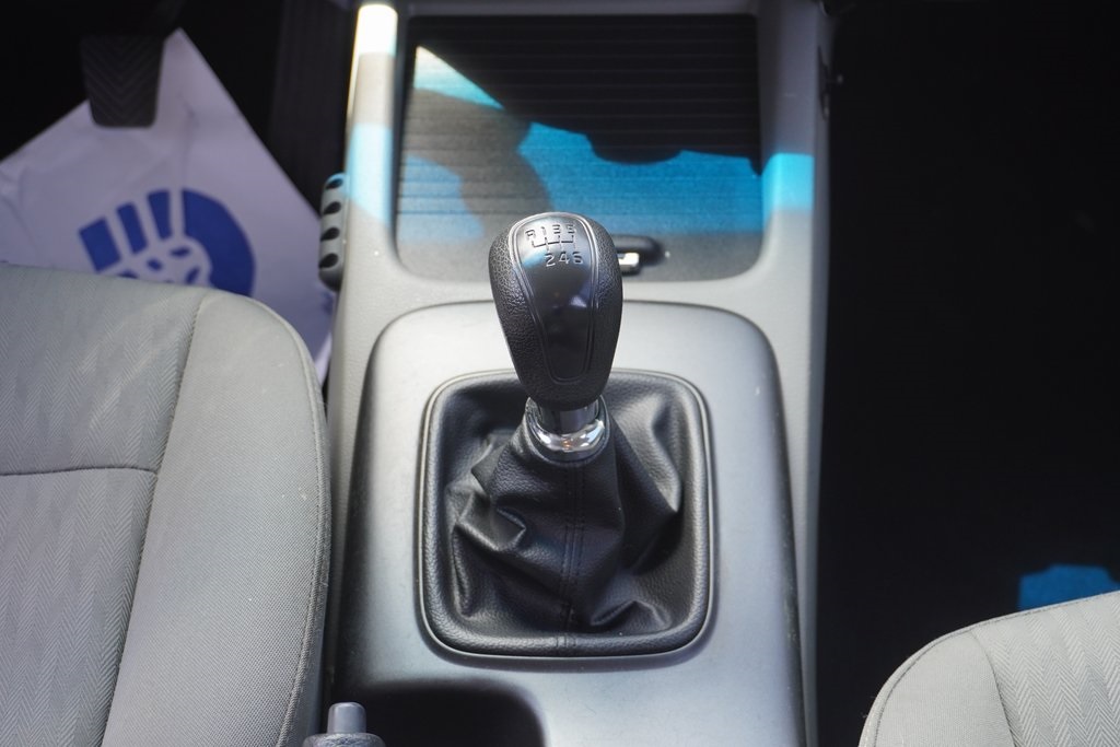 Vehicle image 10 of 14