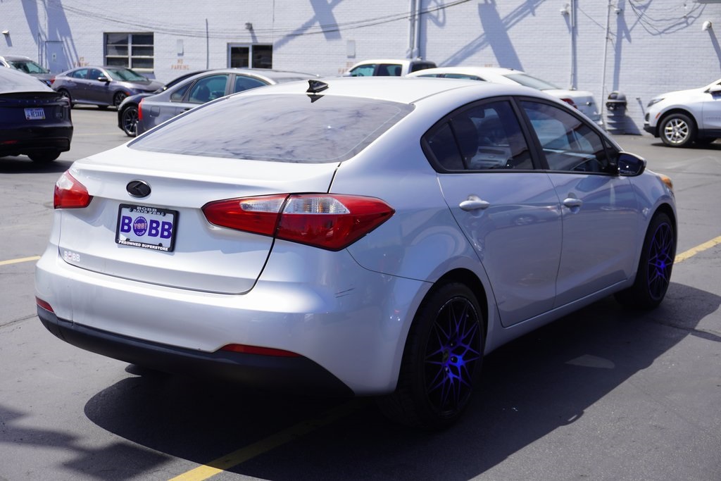 Vehicle image 2 of 14