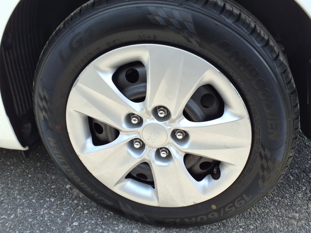 Vehicle image 7 of 25