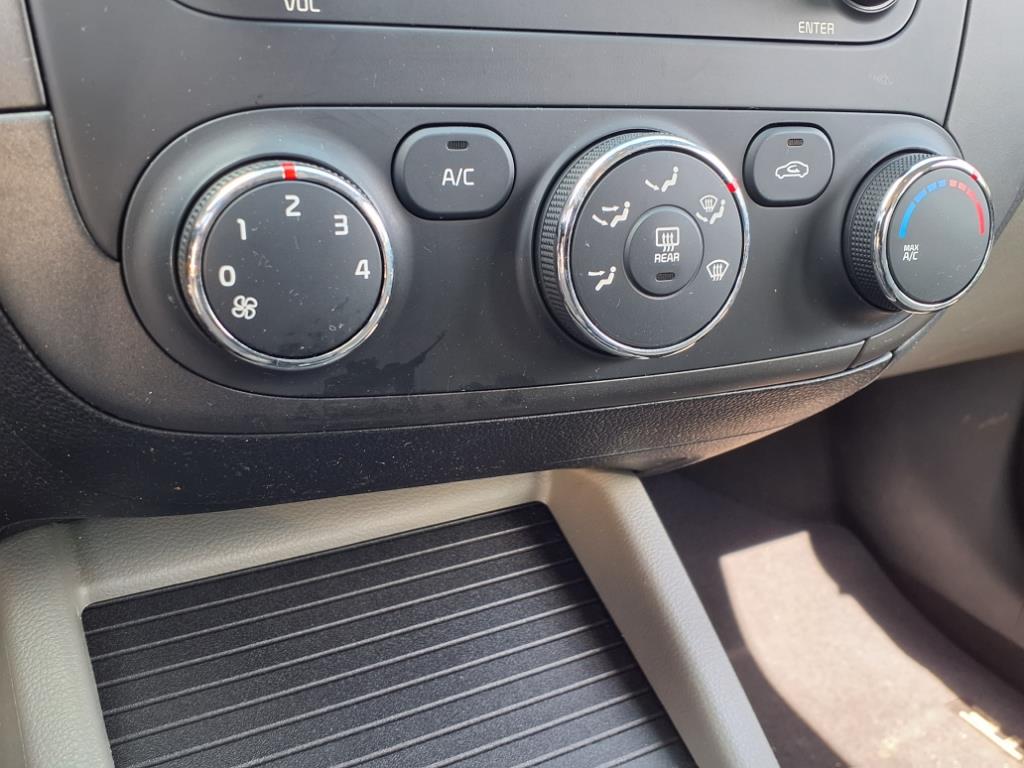 Vehicle image 23 of 25