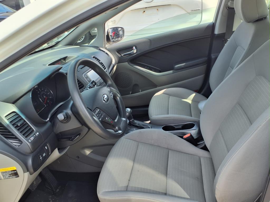 Vehicle image 15 of 25