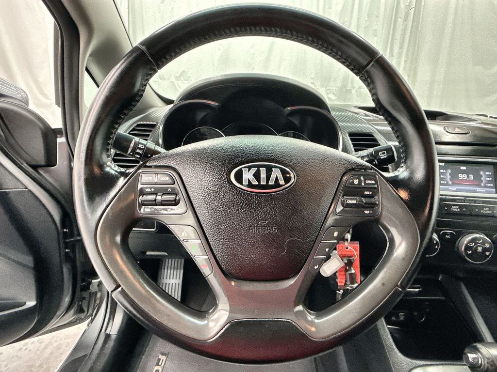 Vehicle image 24 of 25