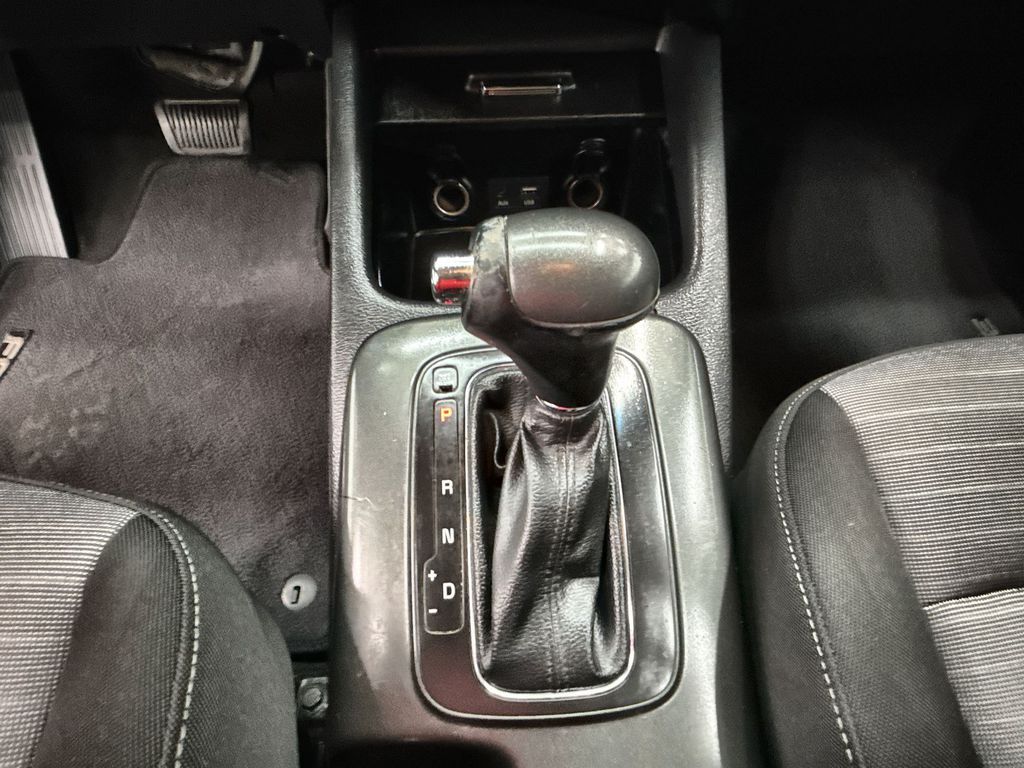 Vehicle image 22 of 25