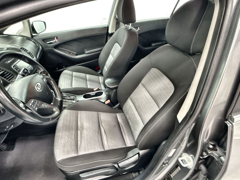 Vehicle image 15 of 25