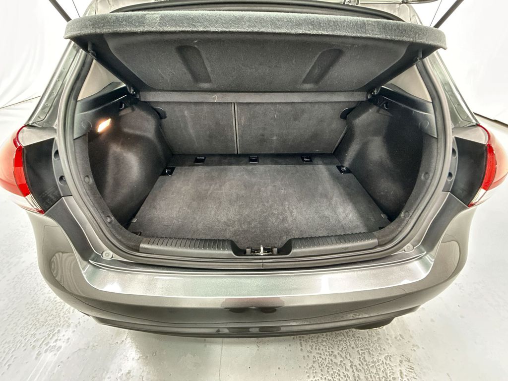 Vehicle image 12 of 25