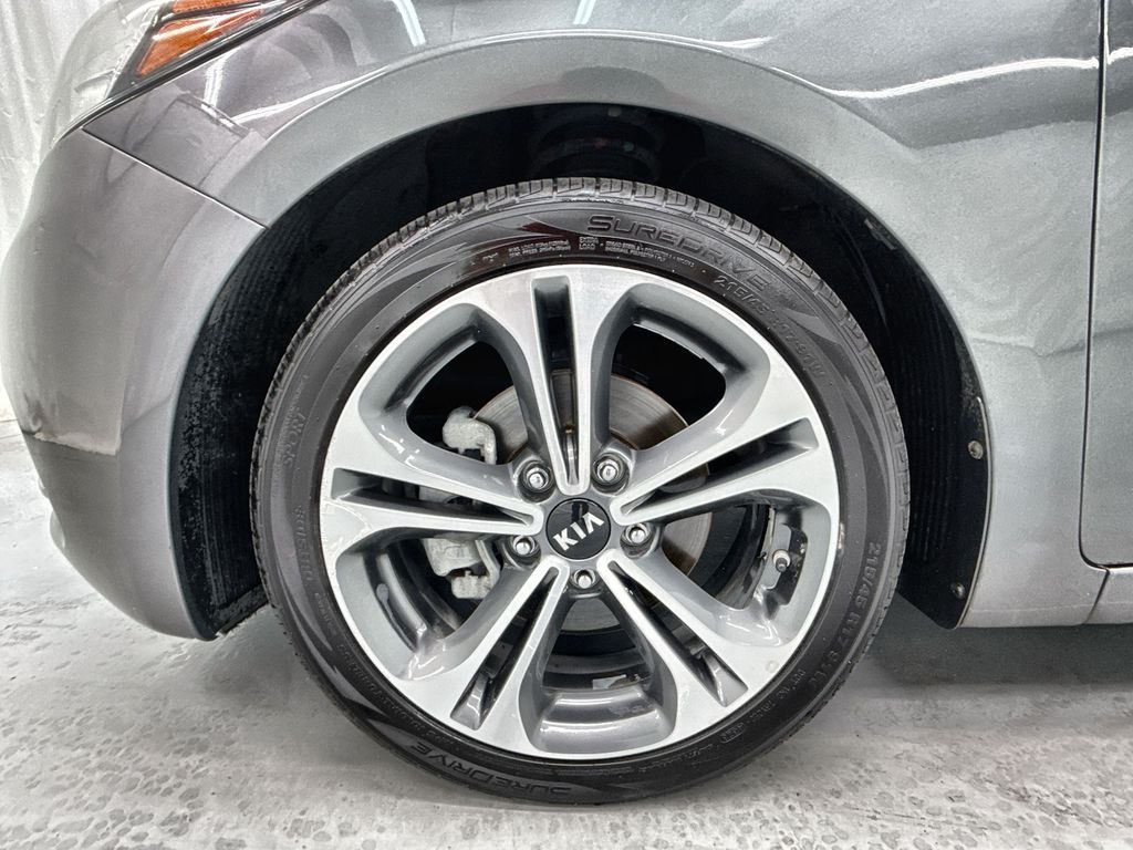 Vehicle image 11 of 25