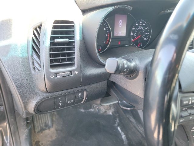 Vehicle image 15 of 23