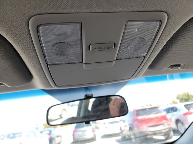 Vehicle image 18 of 23