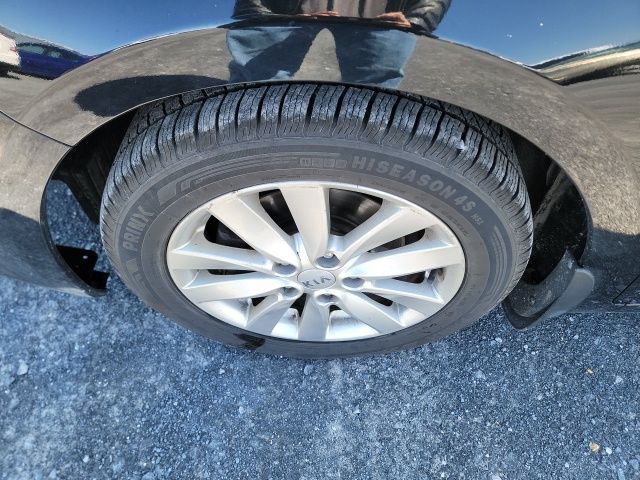 Vehicle image 9 of 23
