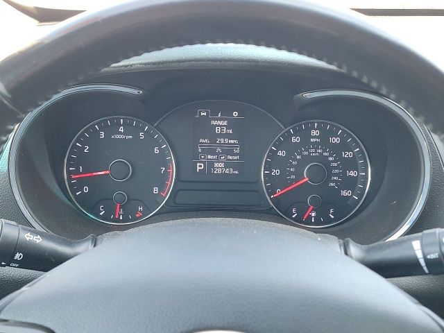 Vehicle image 17 of 23