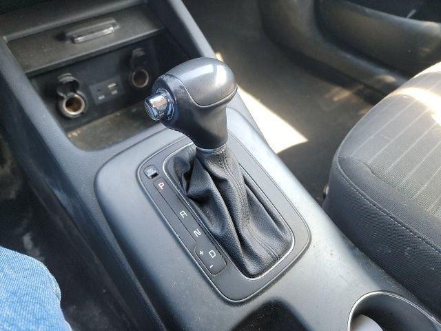 Vehicle image 21 of 23