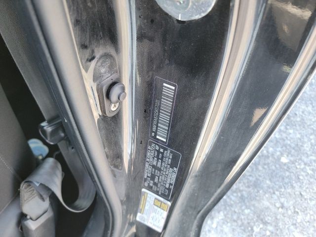 Vehicle image 10 of 23