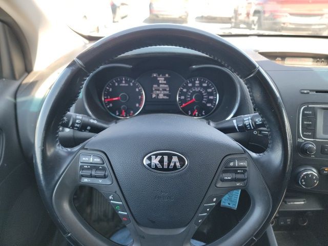 Vehicle image 16 of 23