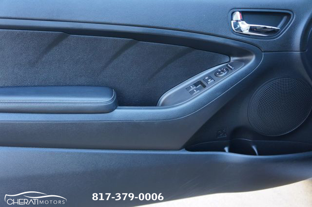 Vehicle image 23 of 34