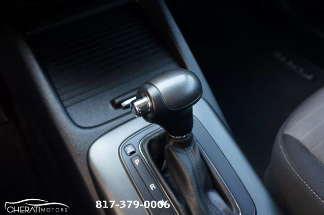 Vehicle image 20 of 34