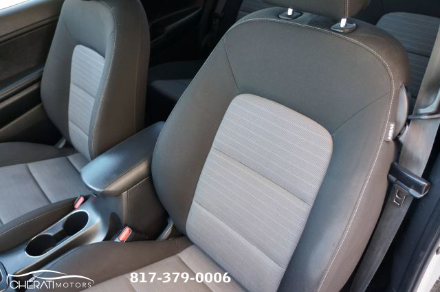 Vehicle image 25 of 34