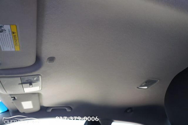 Vehicle image 22 of 34
