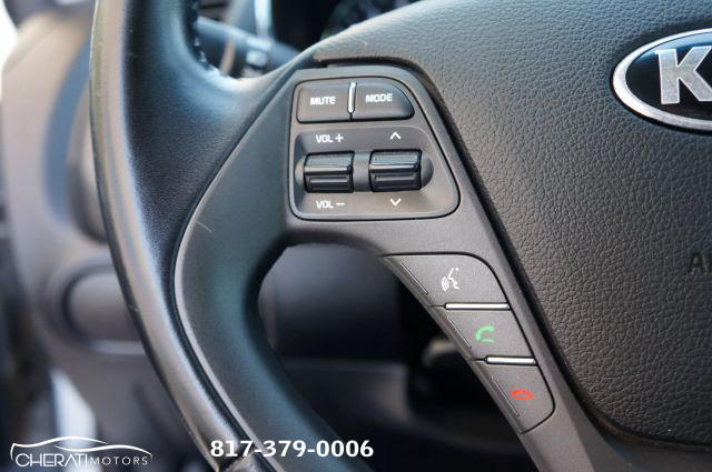 Vehicle image 17 of 34