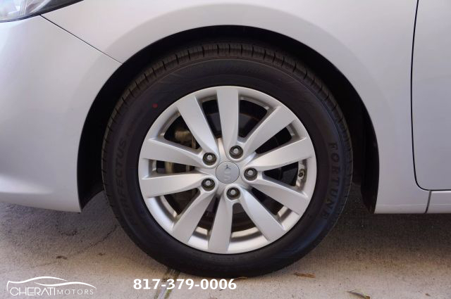 Vehicle image 32 of 34