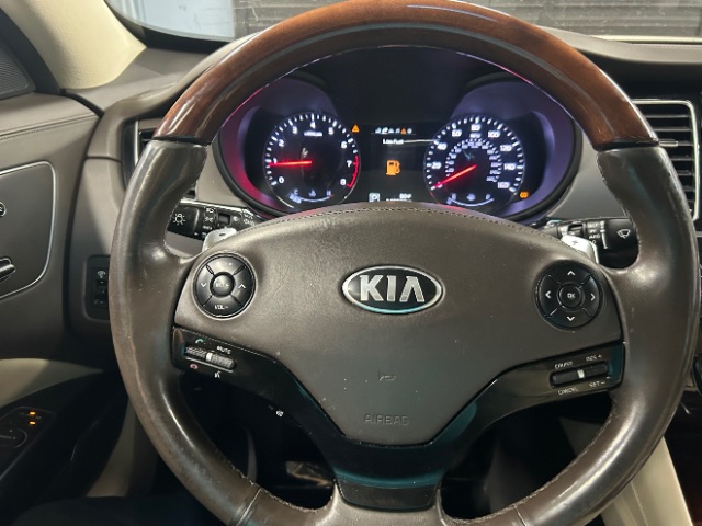Vehicle image 20 of 27