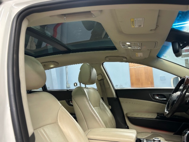 Vehicle image 13 of 27