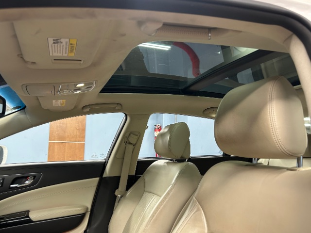 Vehicle image 12 of 27