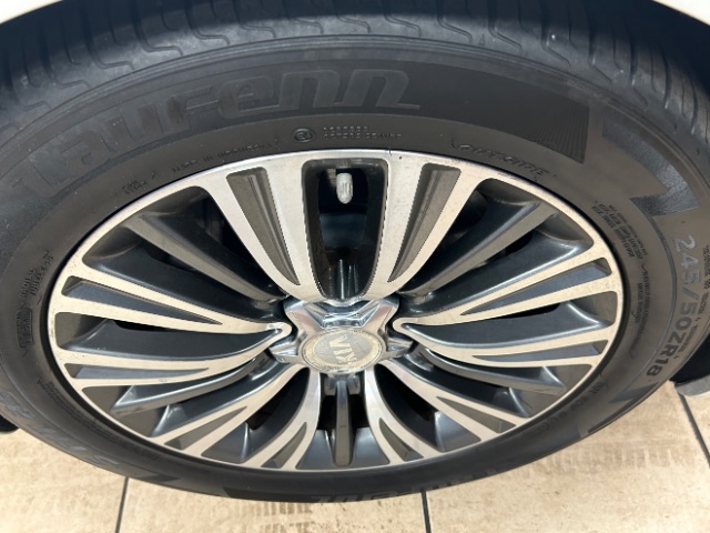 Vehicle image 24 of 27