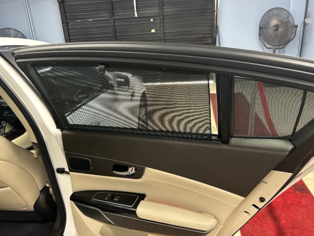 Vehicle image 14 of 27