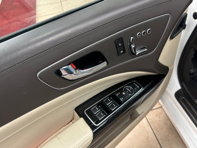 Vehicle image 7 of 27