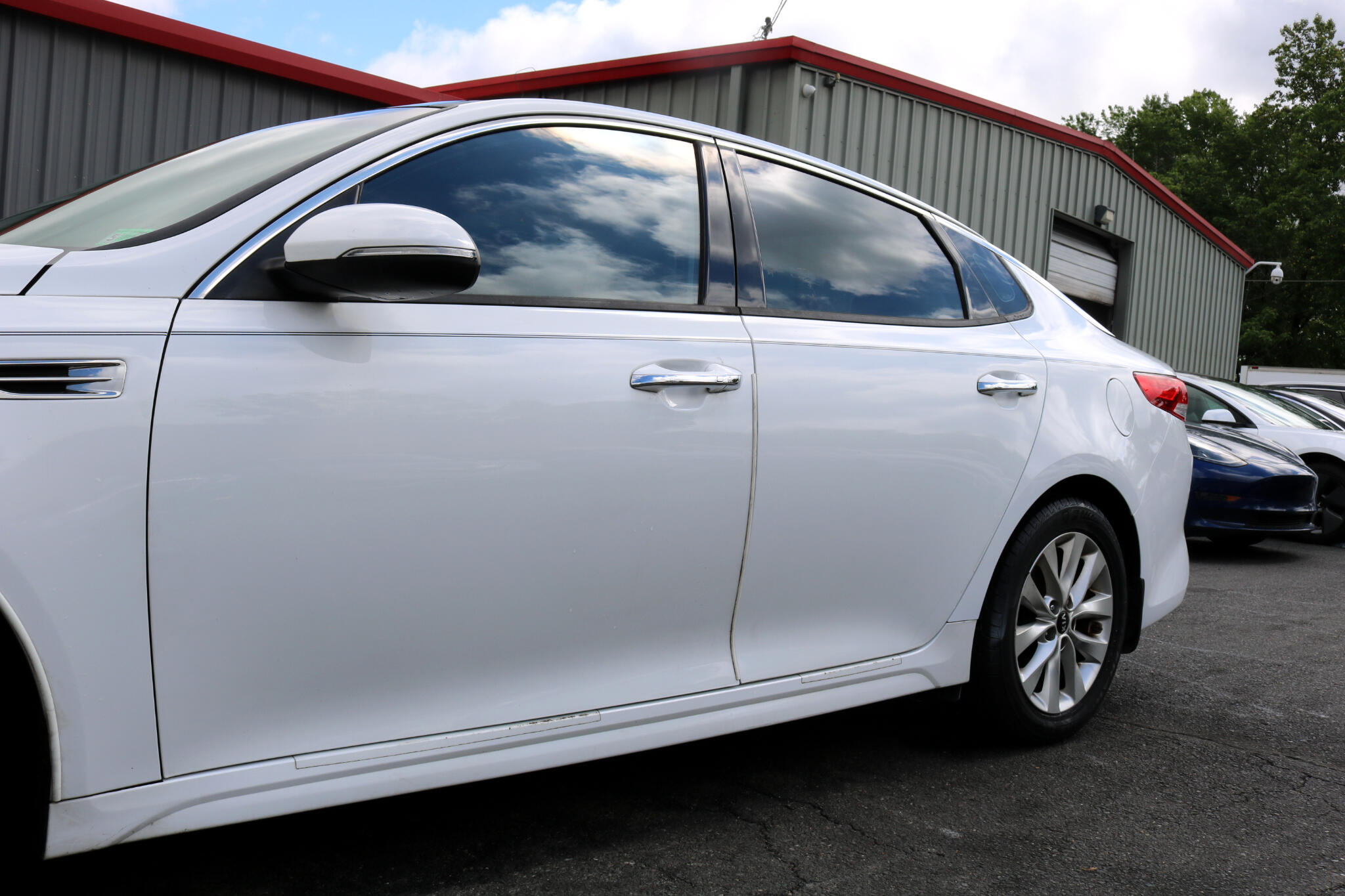 Vehicle image 7 of 47
