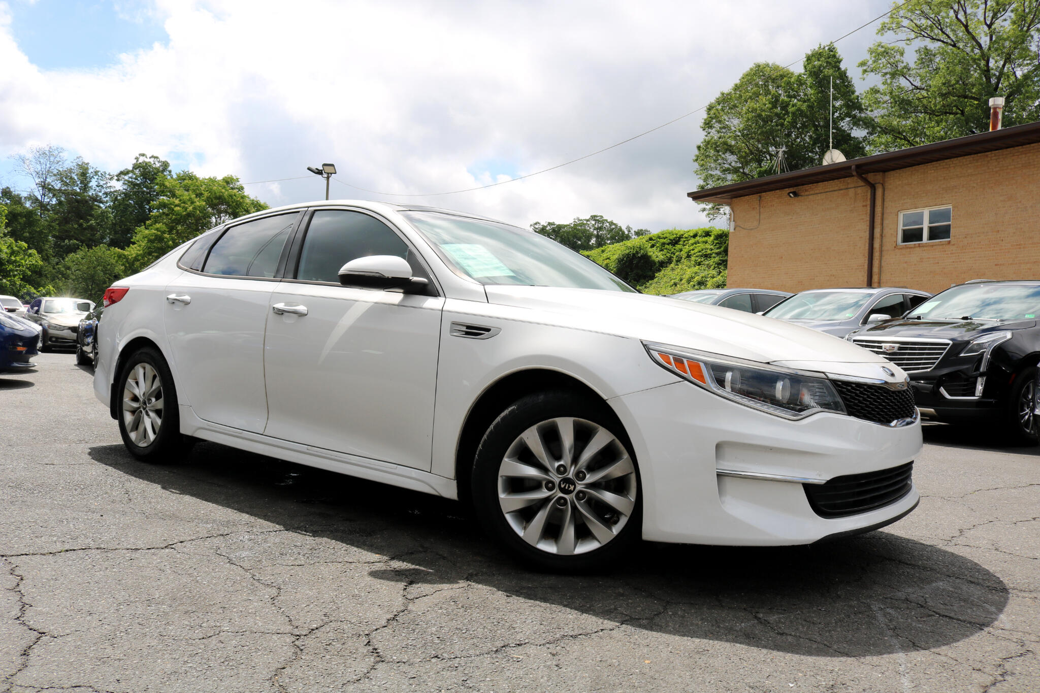 Vehicle image 5 of 47
