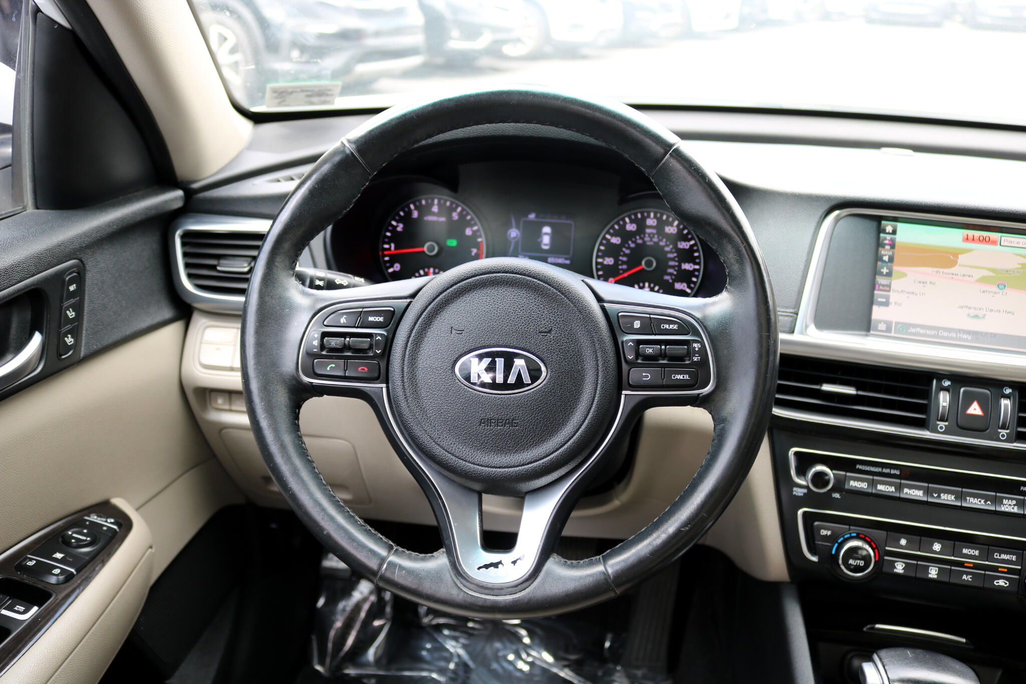 Vehicle image 22 of 47