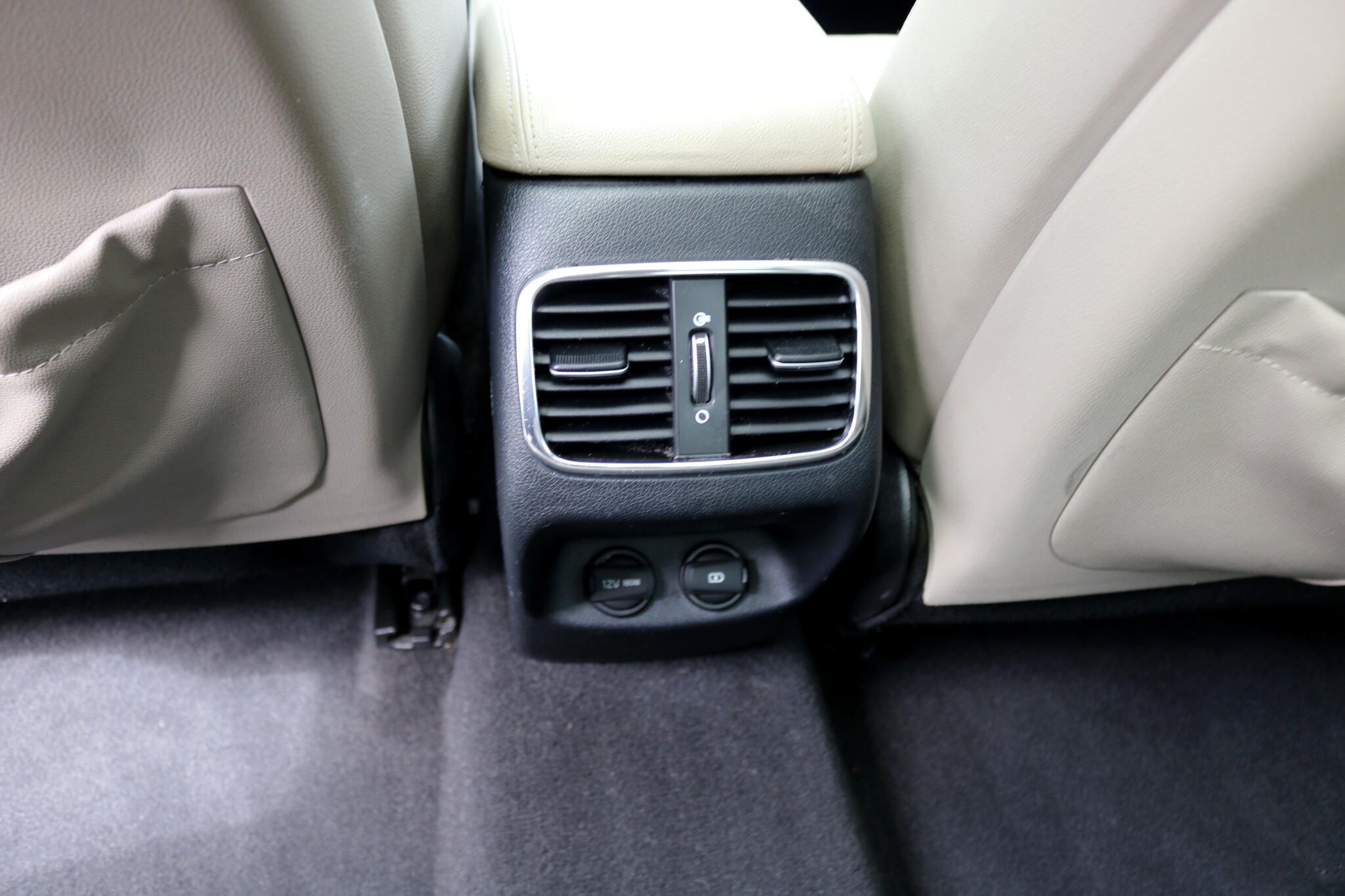Vehicle image 26 of 47