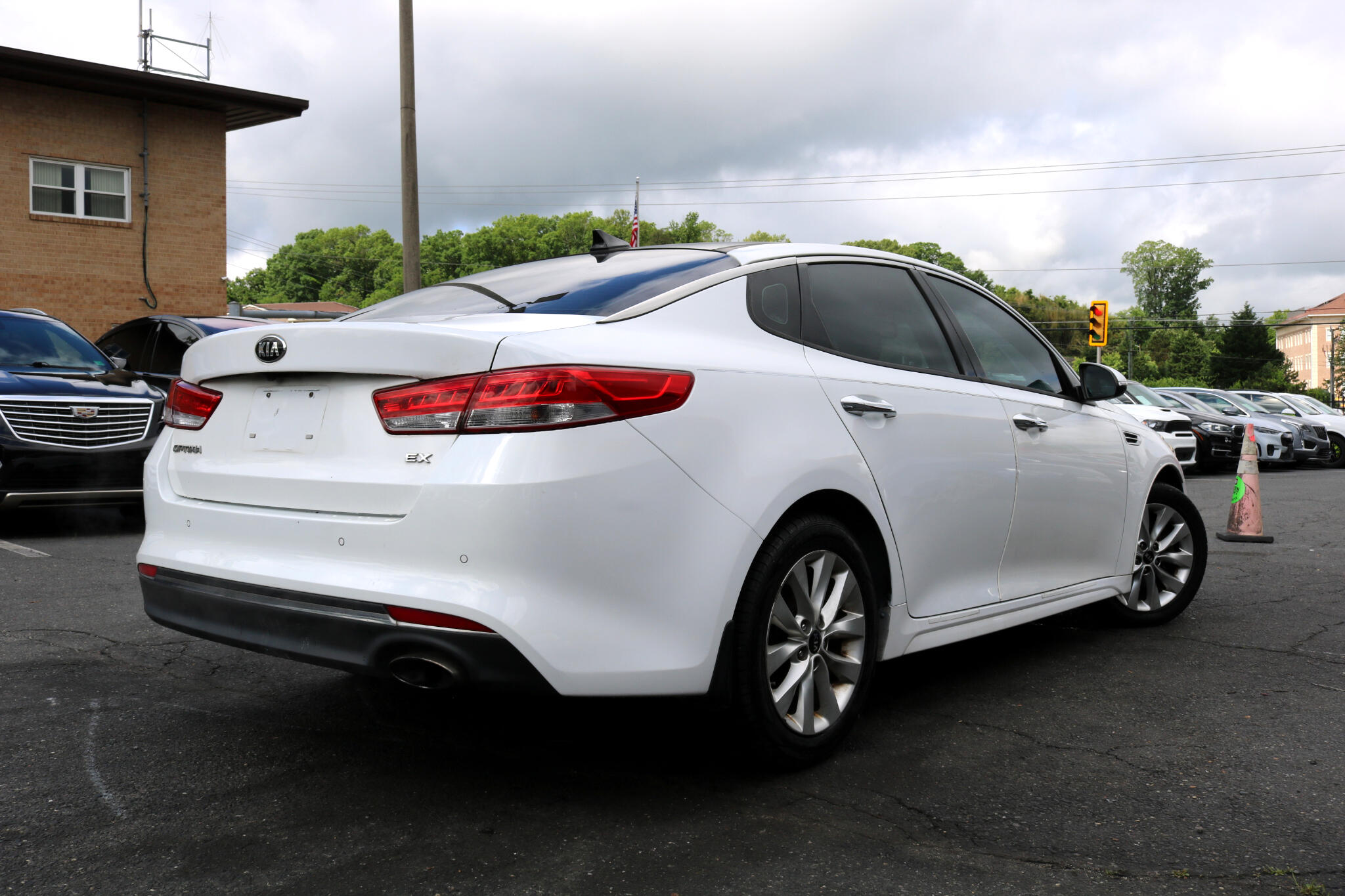 Vehicle image 3 of 47