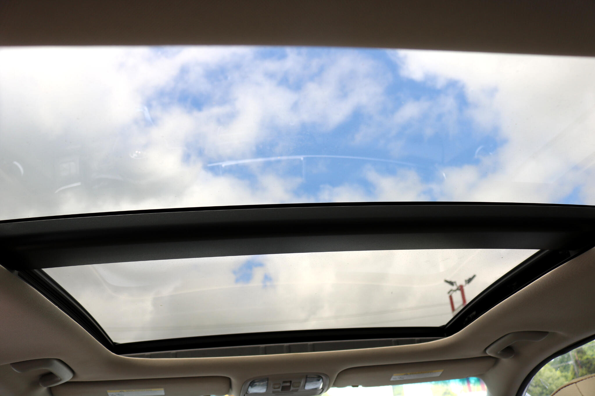 Vehicle image 27 of 47