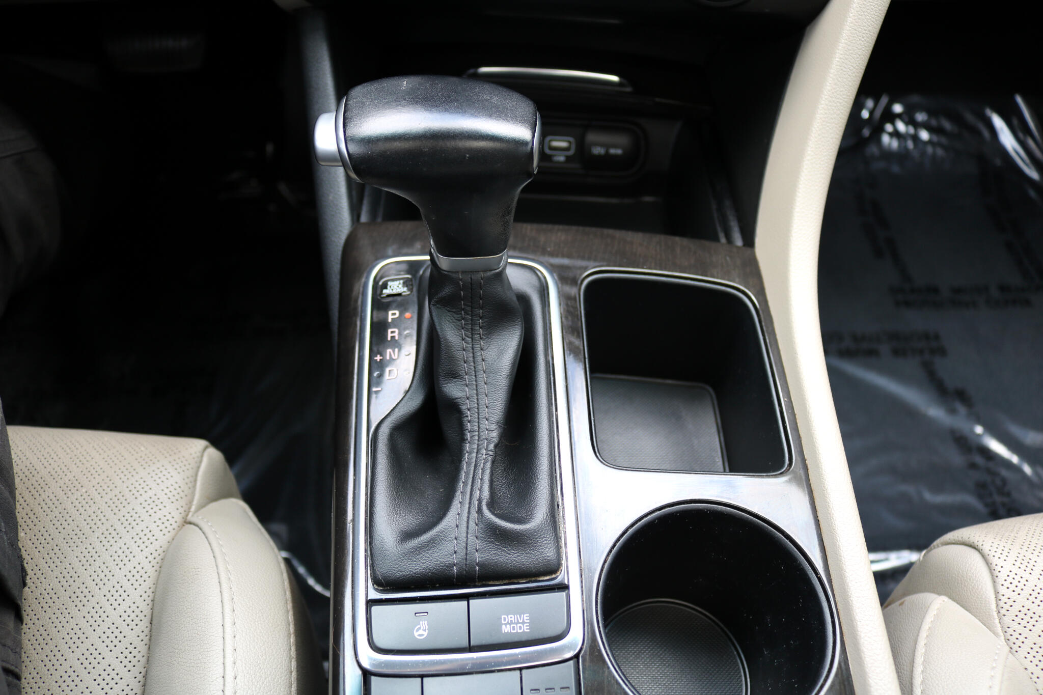 Vehicle image 34 of 47