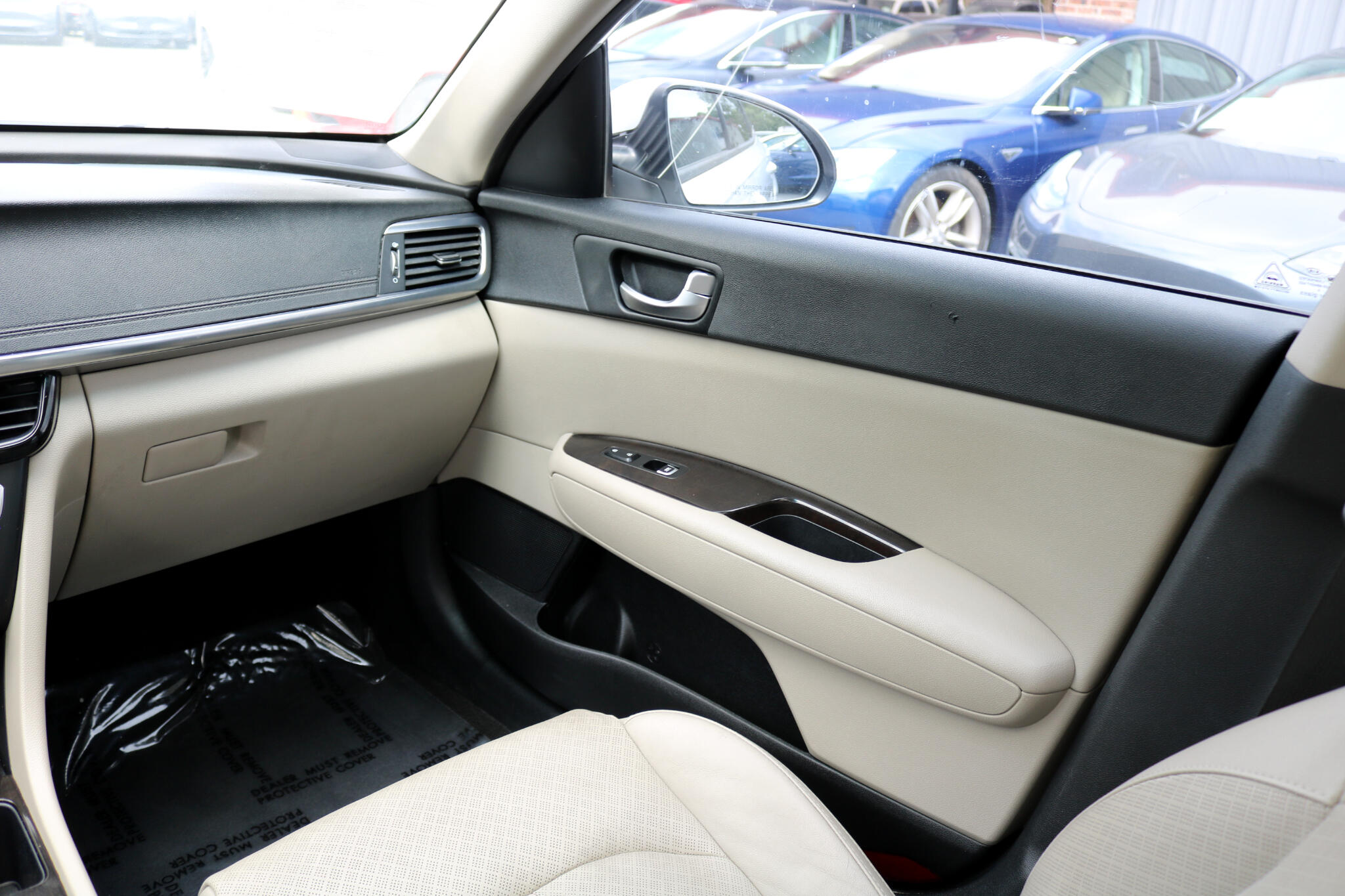 Vehicle image 24 of 47