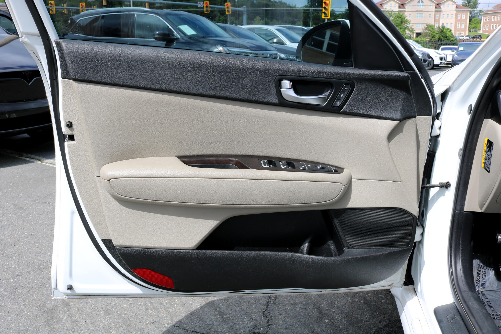 Vehicle image 13 of 47