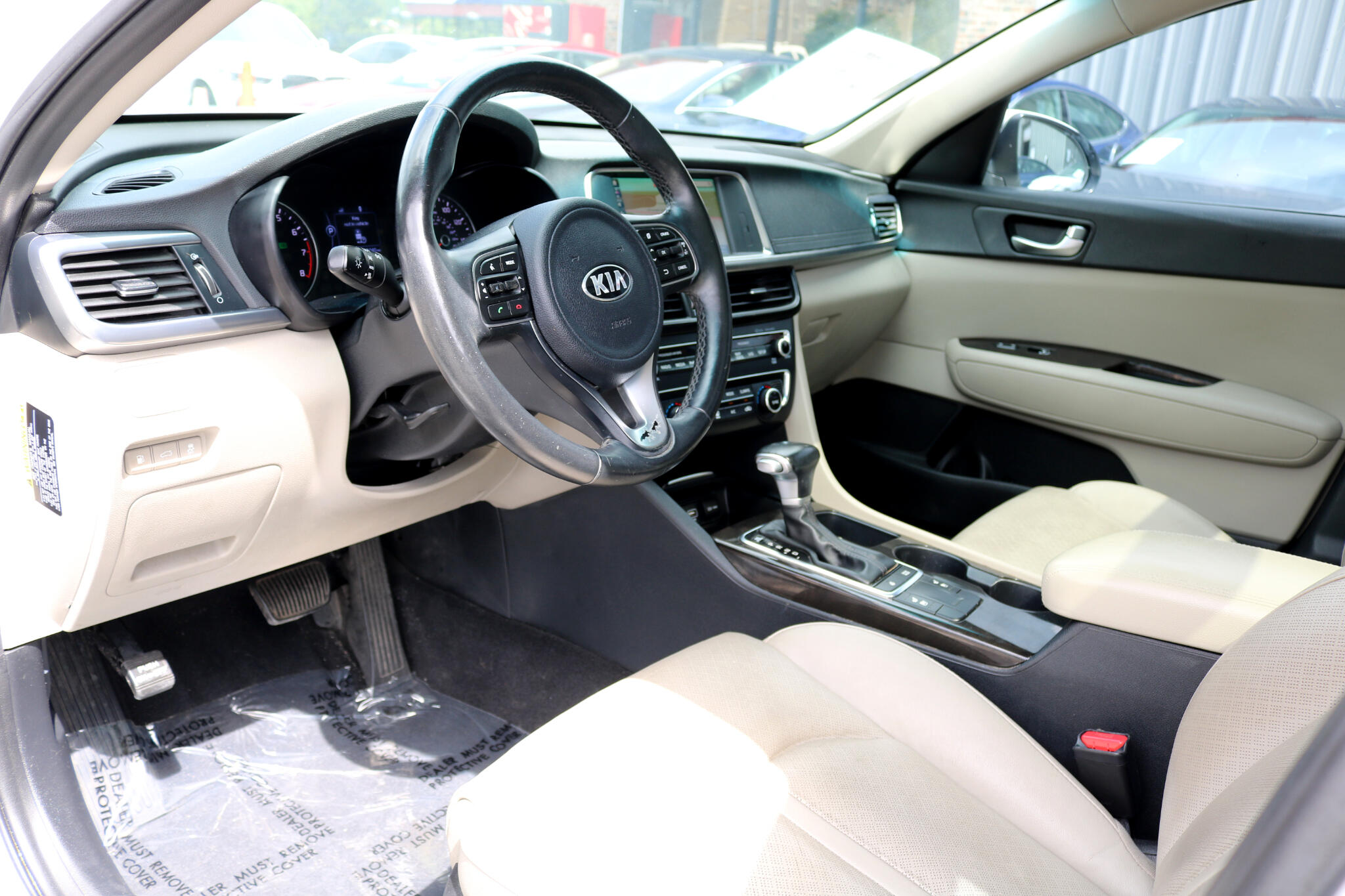 Vehicle image 16 of 47