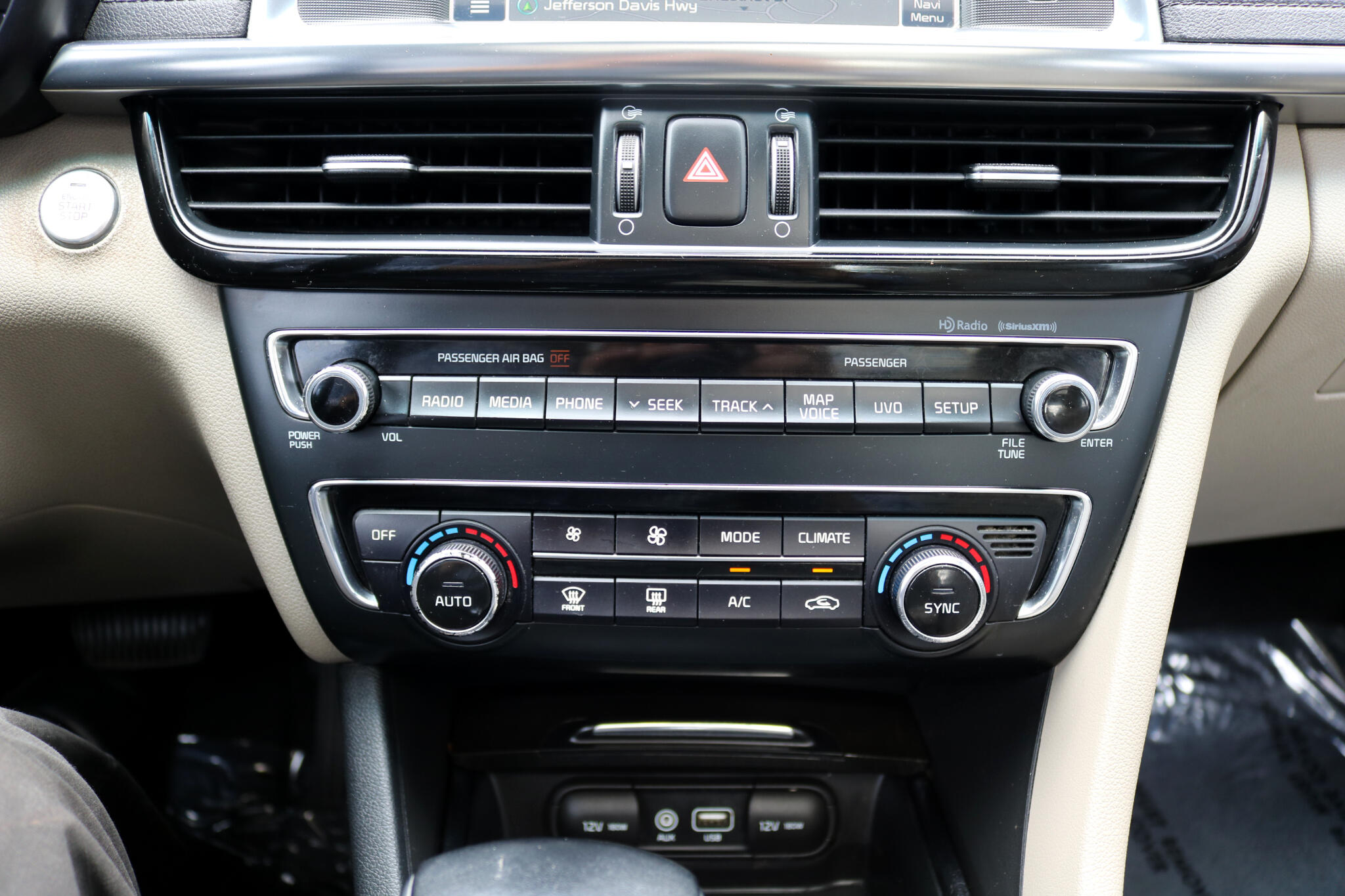 Vehicle image 33 of 47