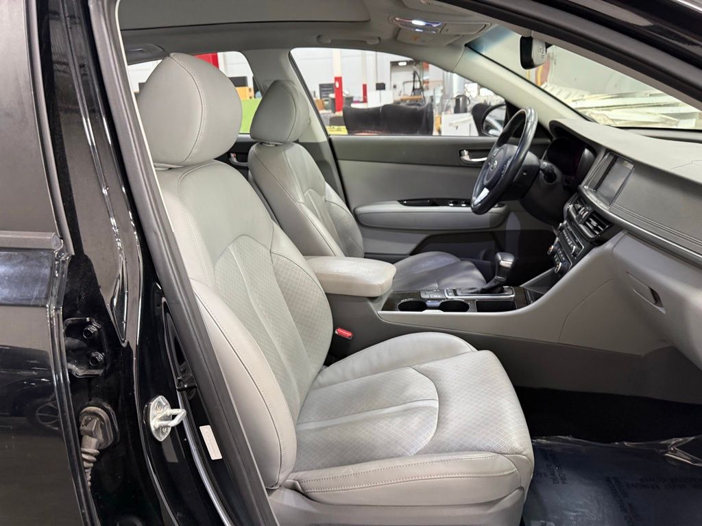 Vehicle image 10 of 36