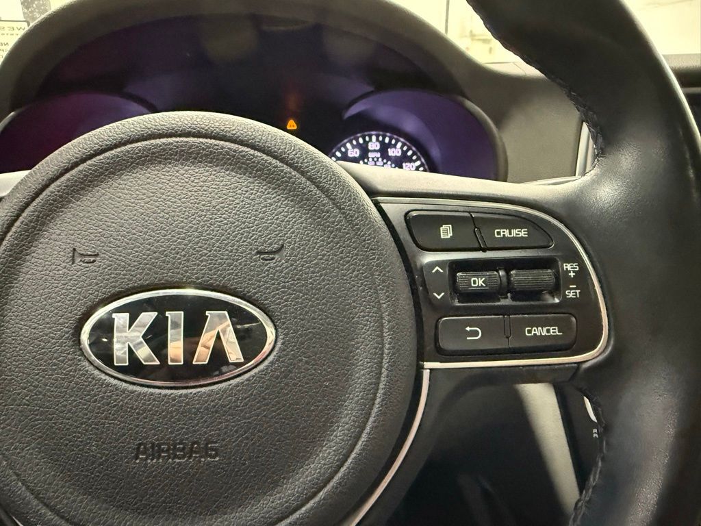 Vehicle image 24 of 36