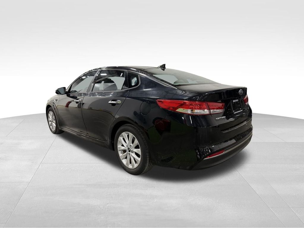 Vehicle image 6 of 36