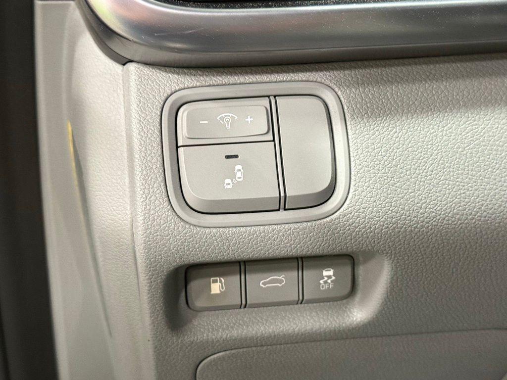 Vehicle image 13 of 36