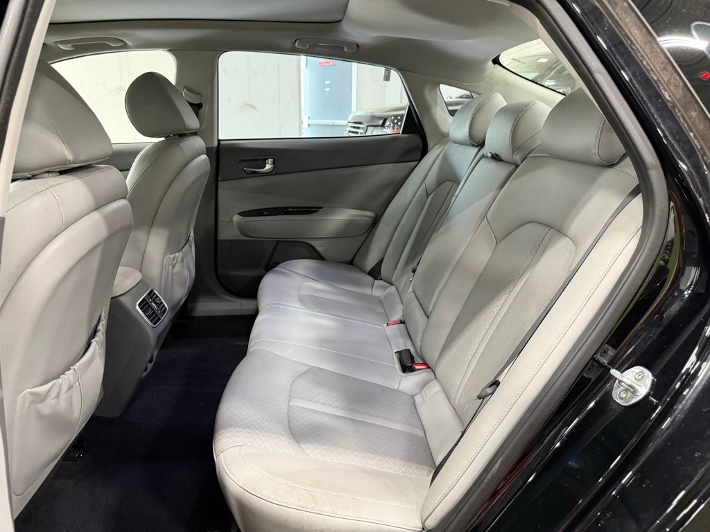 Vehicle image 8 of 36