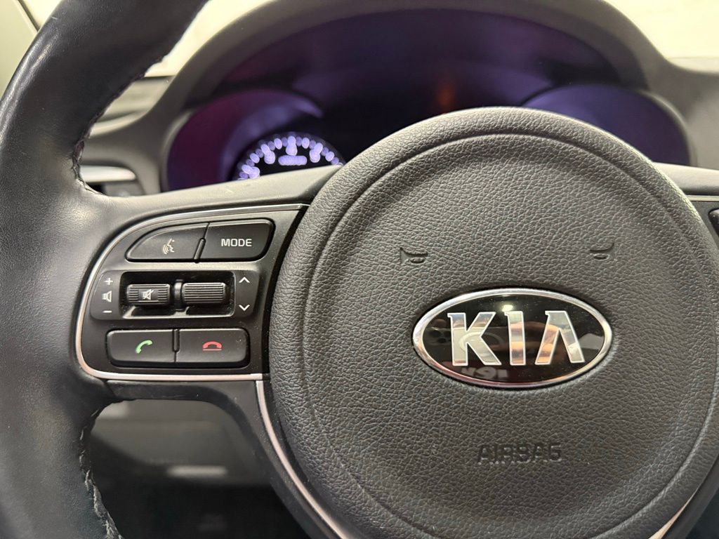 Vehicle image 23 of 36