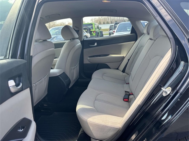 Vehicle image 22 of 29