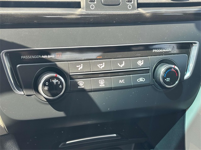 Vehicle image 18 of 29