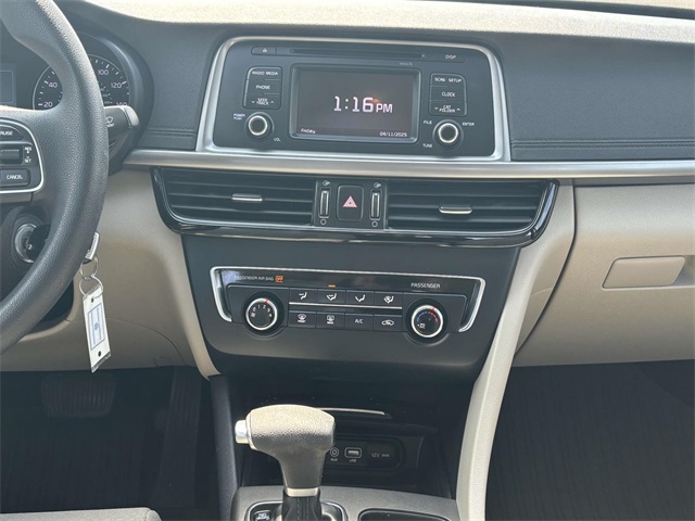 Vehicle image 25 of 29